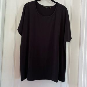 IMAN, black short sleeved t-shirt